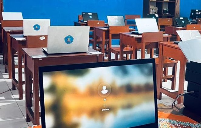 TKA di Negeri Atas Awan Lancar